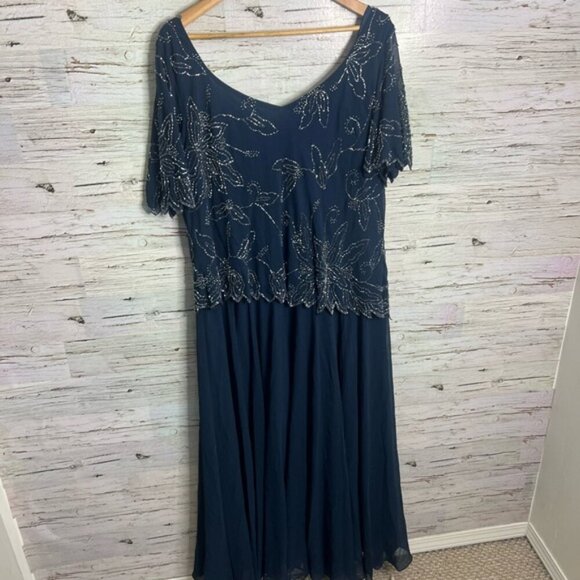 J KARA Floral Beaded Navy Chiffon Dress 22W blue - Picture 8 of 8